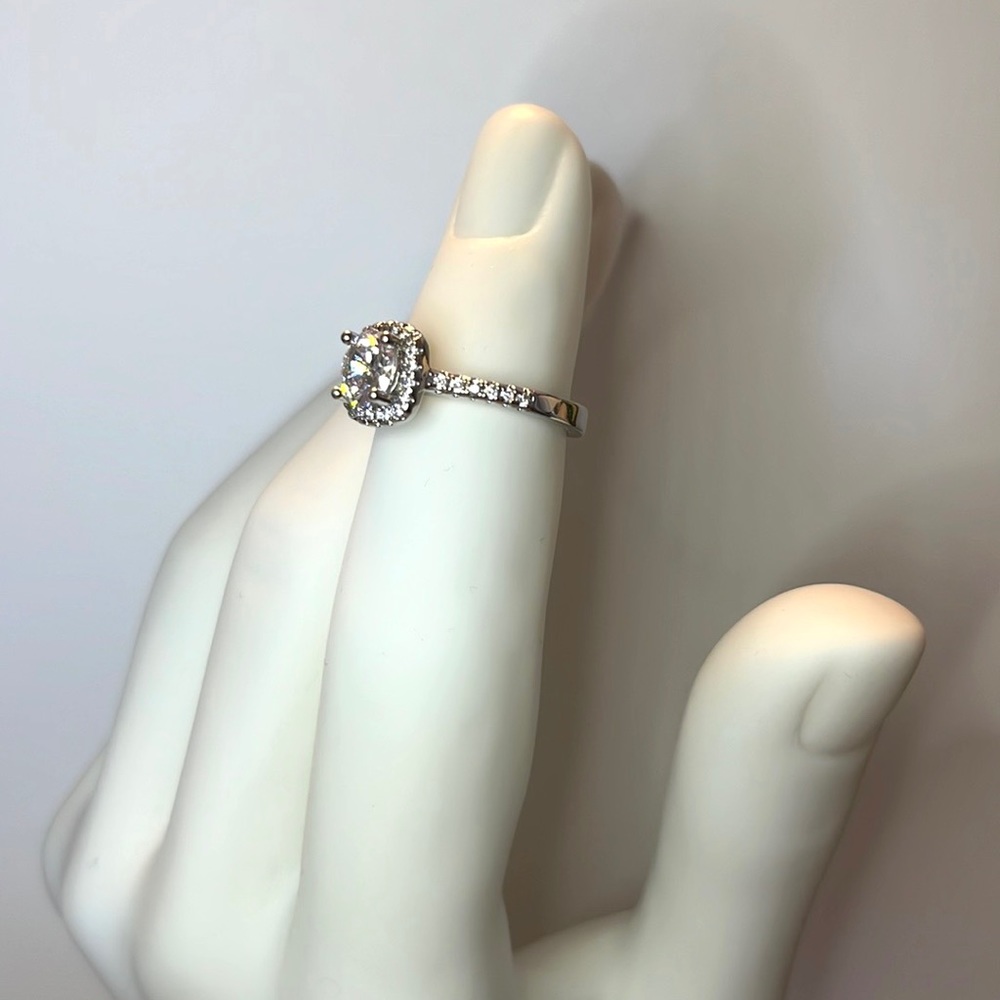 💍 Cushion Halo Round cut Timeless engagement ring (resizable) - Picture 4 of 6